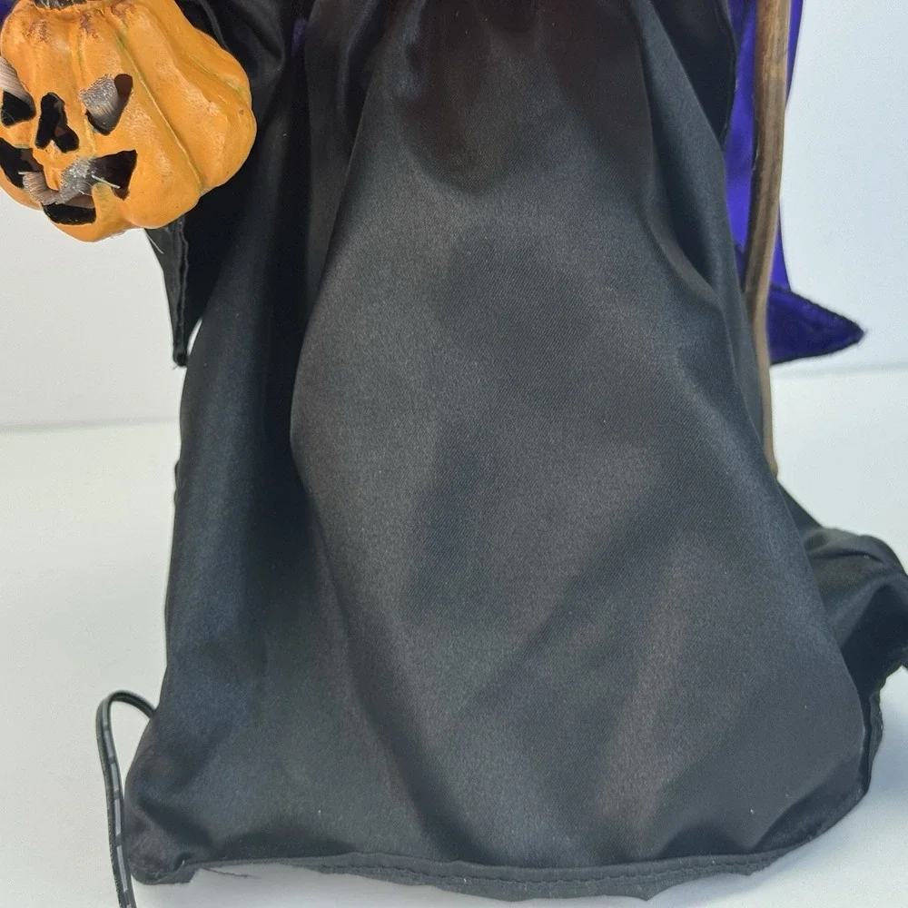 VTG Halloween Witch 13